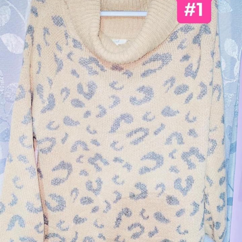 Assorted Tops - Picture 4 of 7